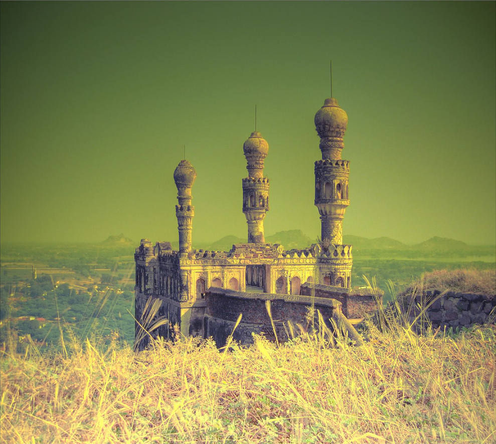 Teen_minar_Elgandal_fort_Karimnagar
