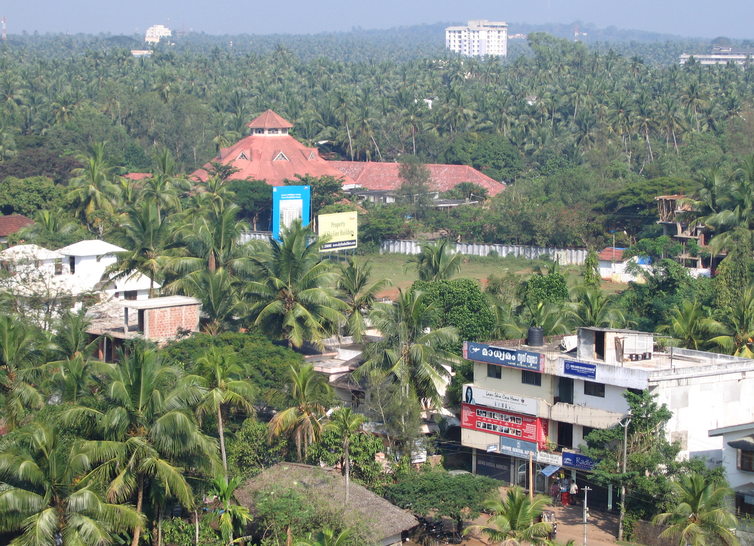 Kozhikode_City_Skyline_-_Planetorium_seen_at_a_distance