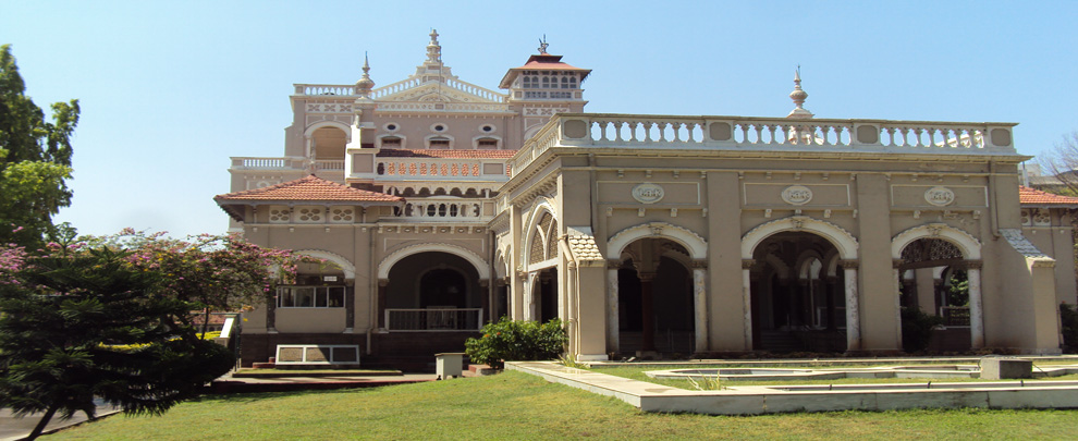 front-view-aga-khan-palace