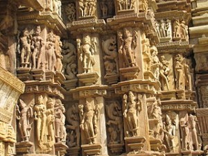 3=Devi_Jagdambi_Temple_Khajuraho_-_Outer_Wall_01