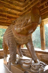 681px-Varaha_Sculpture_-_Khajuraho